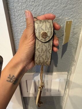 Michael Kors Metallic Silver Chain lipstick holder